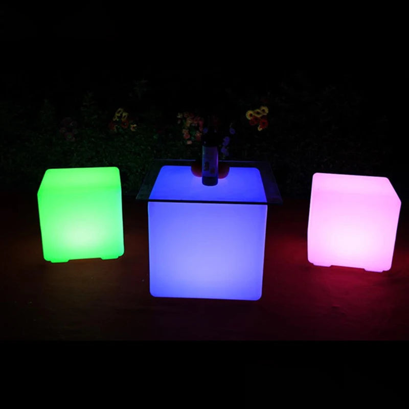 Boule Lumineuse LED Carrée Jardin &amp; Piscine – Télécommande 16 Couleurs – IP68 Étanche