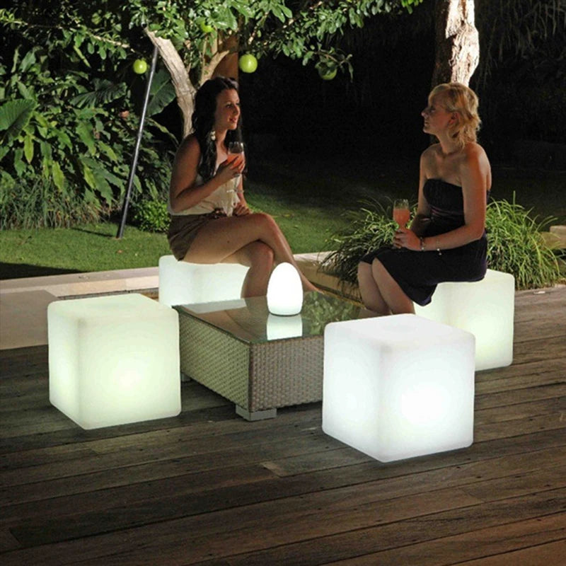 Boule Lumineuse LED Carrée Jardin &amp; Piscine – Télécommande 16 Couleurs – IP68 Étanche