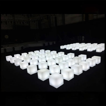 Boule Lumineuse LED Carrée Jardin &amp; Piscine – Télécommande 16 Couleurs – IP68 Étanche