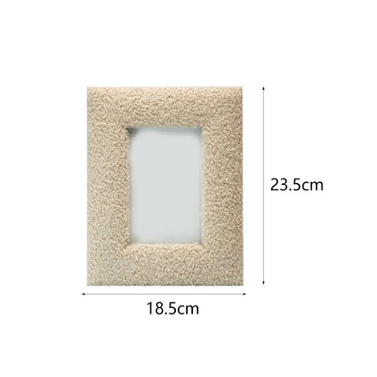 Cadre Photo Décoratif 🖼️ | Bois &amp; Peluche – Style Minimaliste – Poser ou Accrocher – 3 Coloris